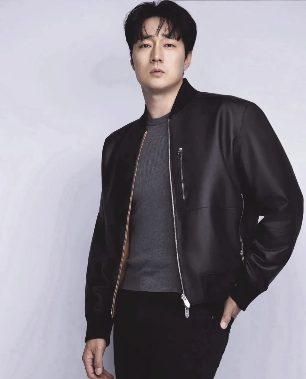 Behind-the-scenes cut of So Jisub