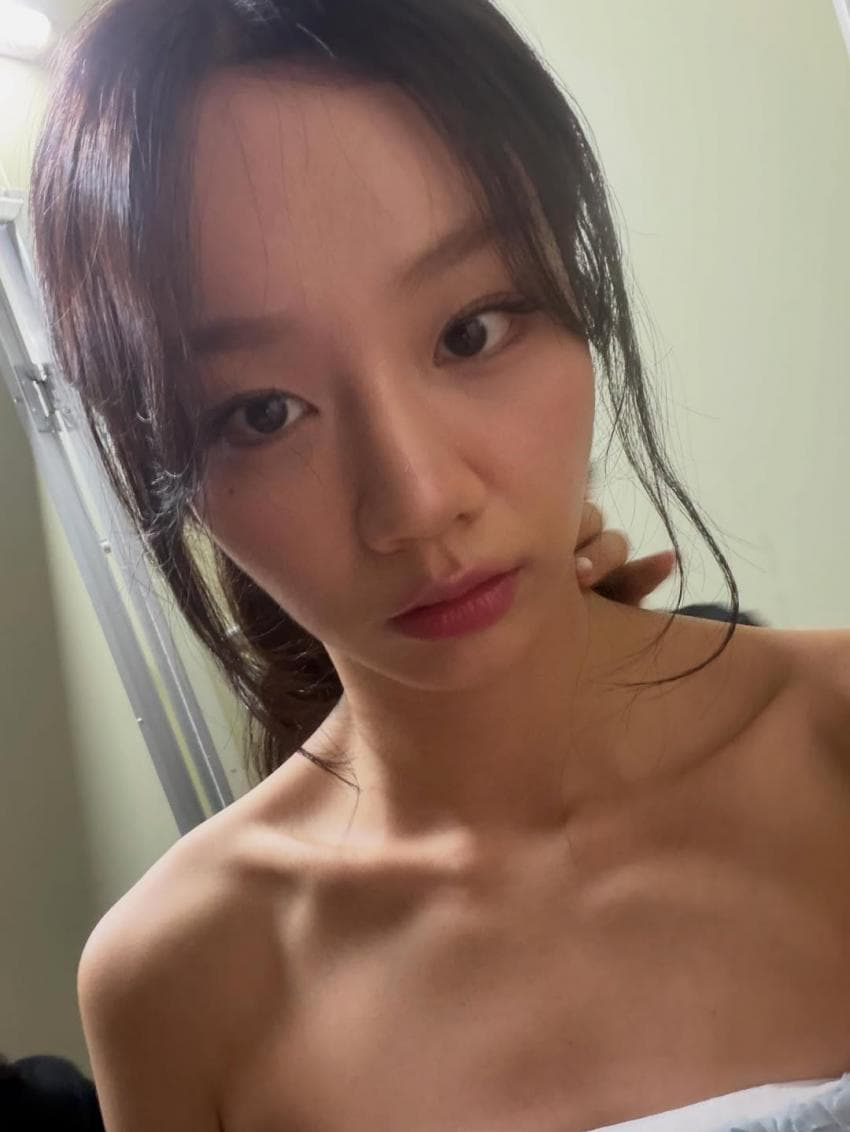 Behind-the-scenes cut of Hyeri