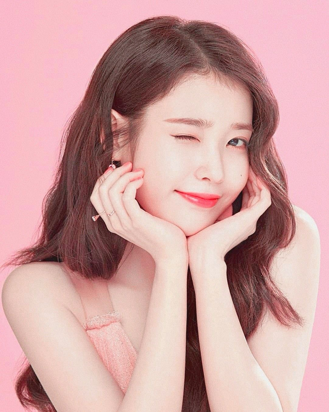Foto kegiatan terbaru dari IU