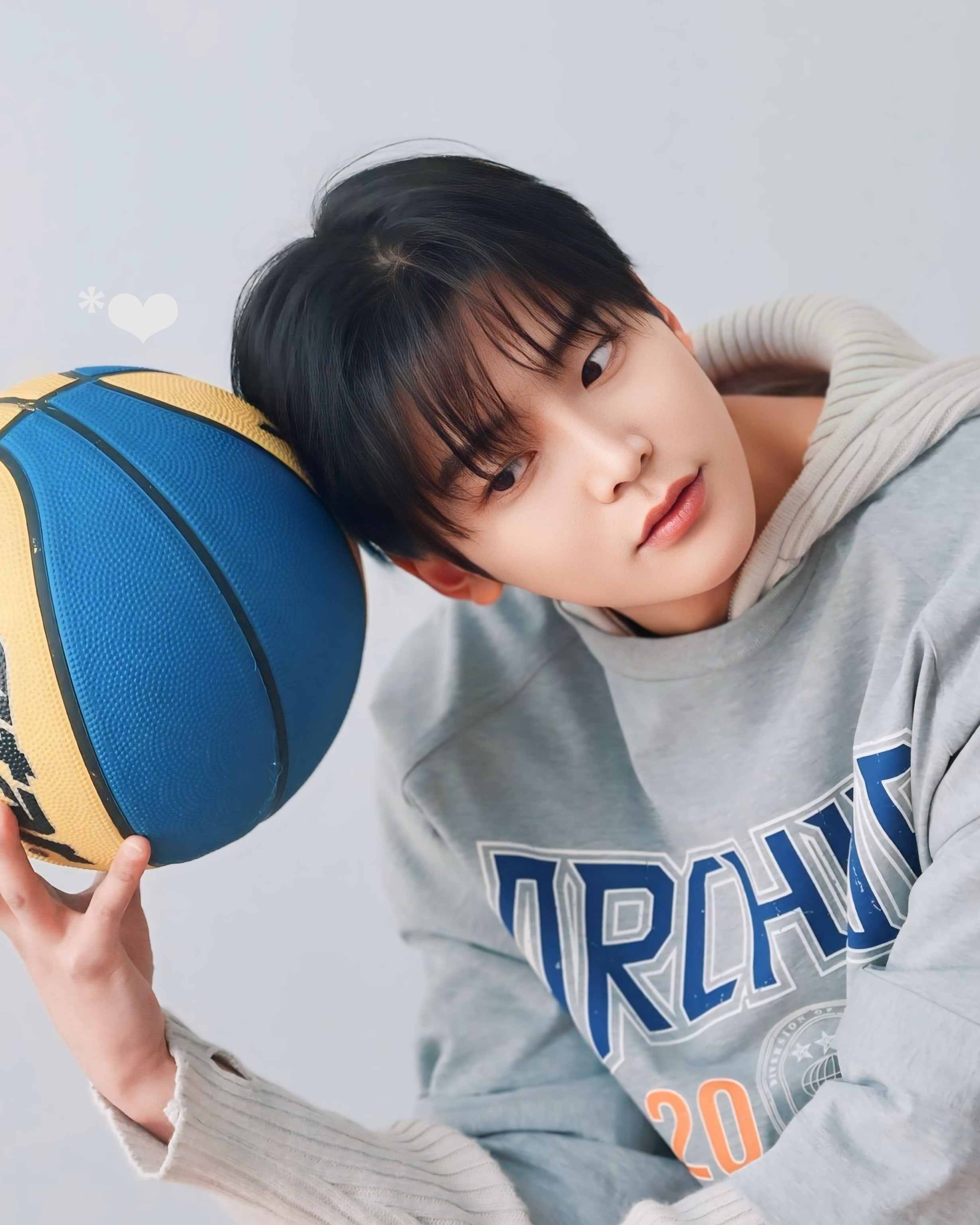 로운의 비하인드 컷