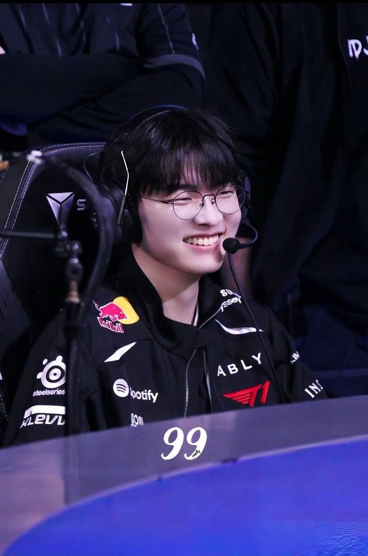 Latest photo of Faker