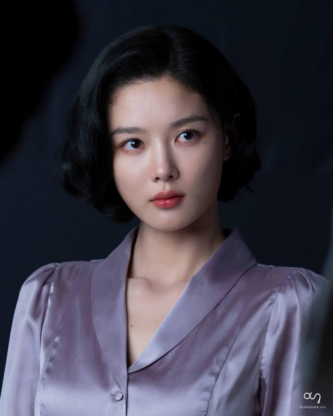 Behind-the-scenes cut of Kim Youjung