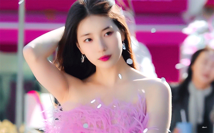 ペ・スジの最近の活動ショット