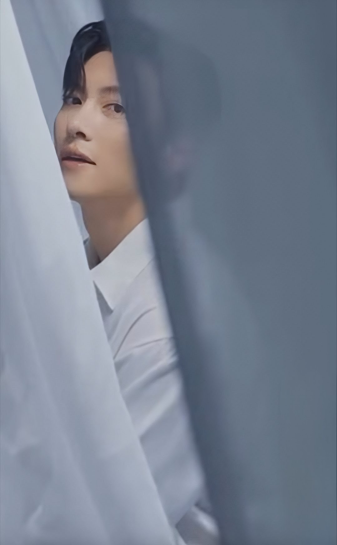 Behind-the-scenes cut of Ji Changwook