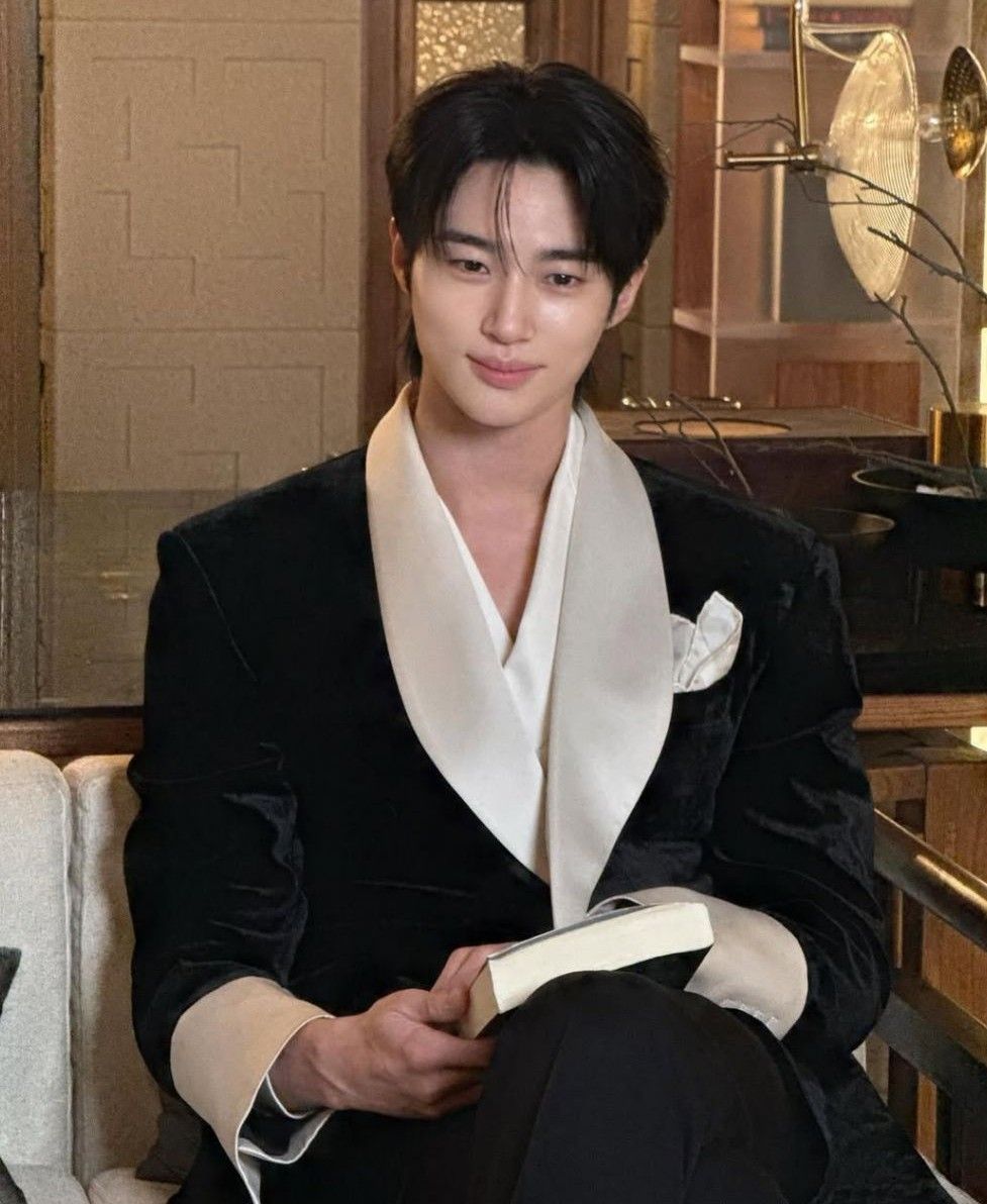 A moment captured by a fan of Byeon Wooseok