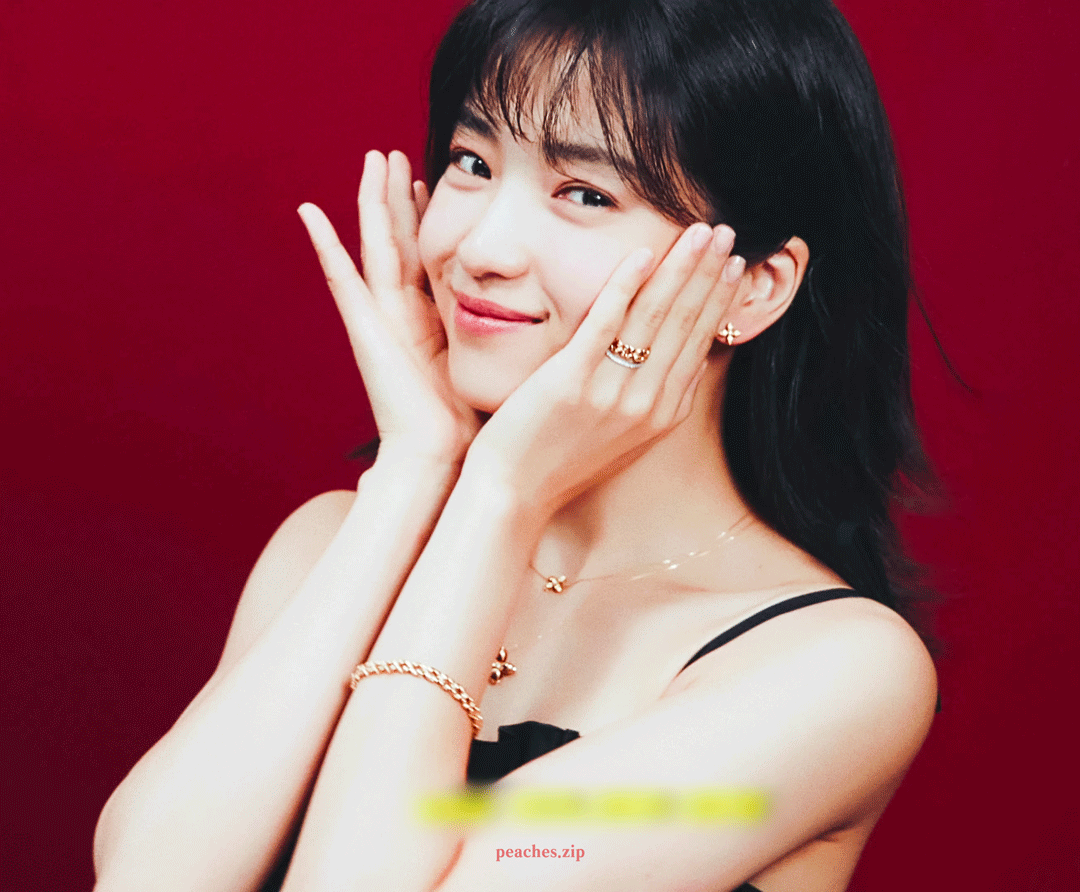 Behind-the-scenes cut of Kim Taeri