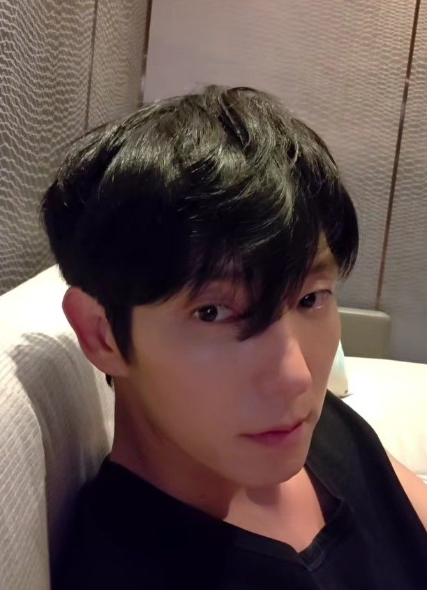 A moment captured by a fan of Lee Joongi