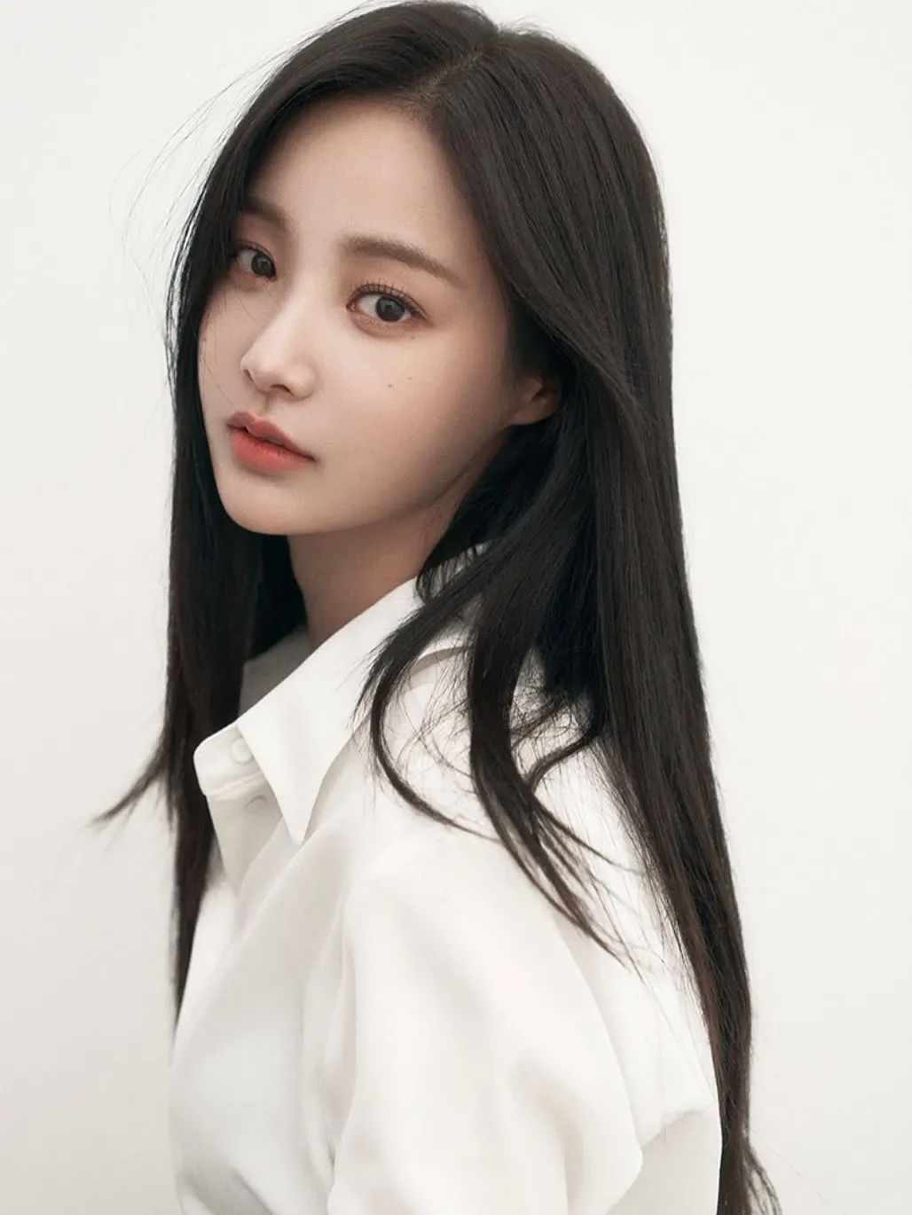 Behind-the-scenes cut of Yeonwoo