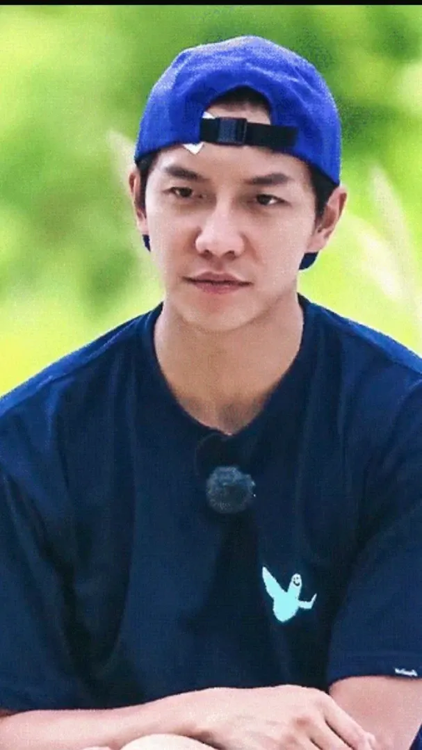 Latest photo of Lee Seunggi
