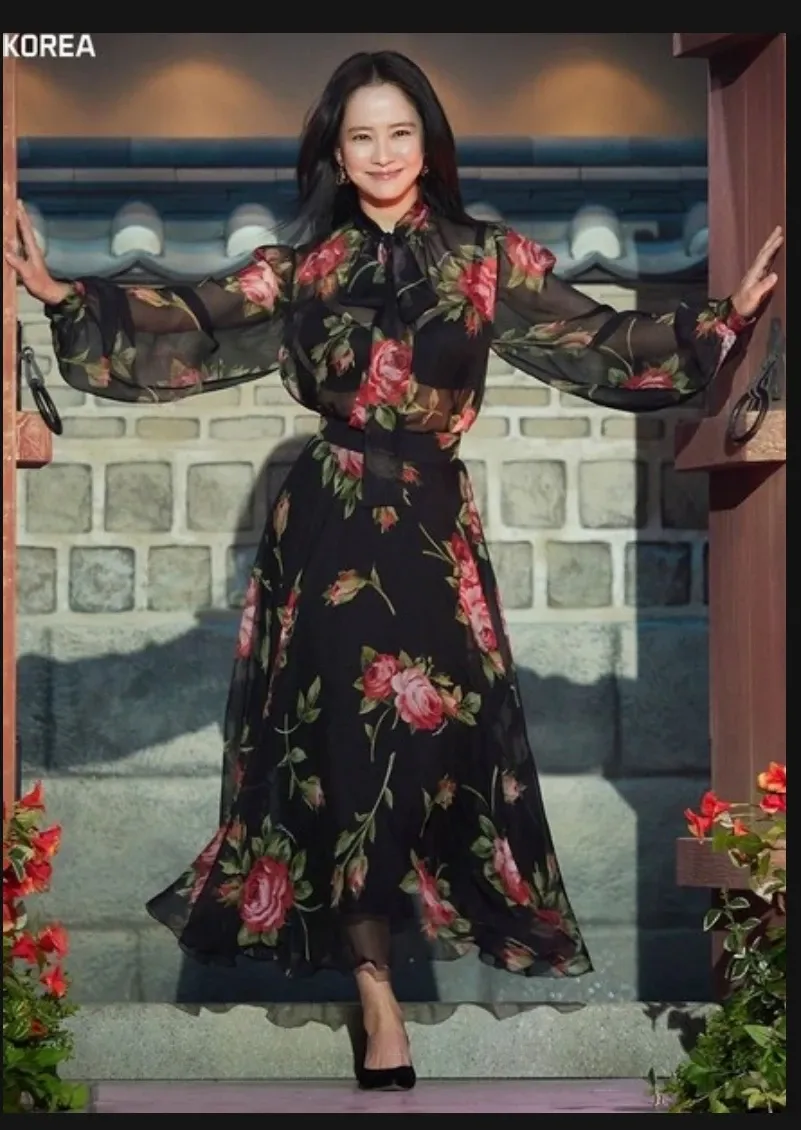 Momen yang diabadikan oleh penggemar Song Jihyo