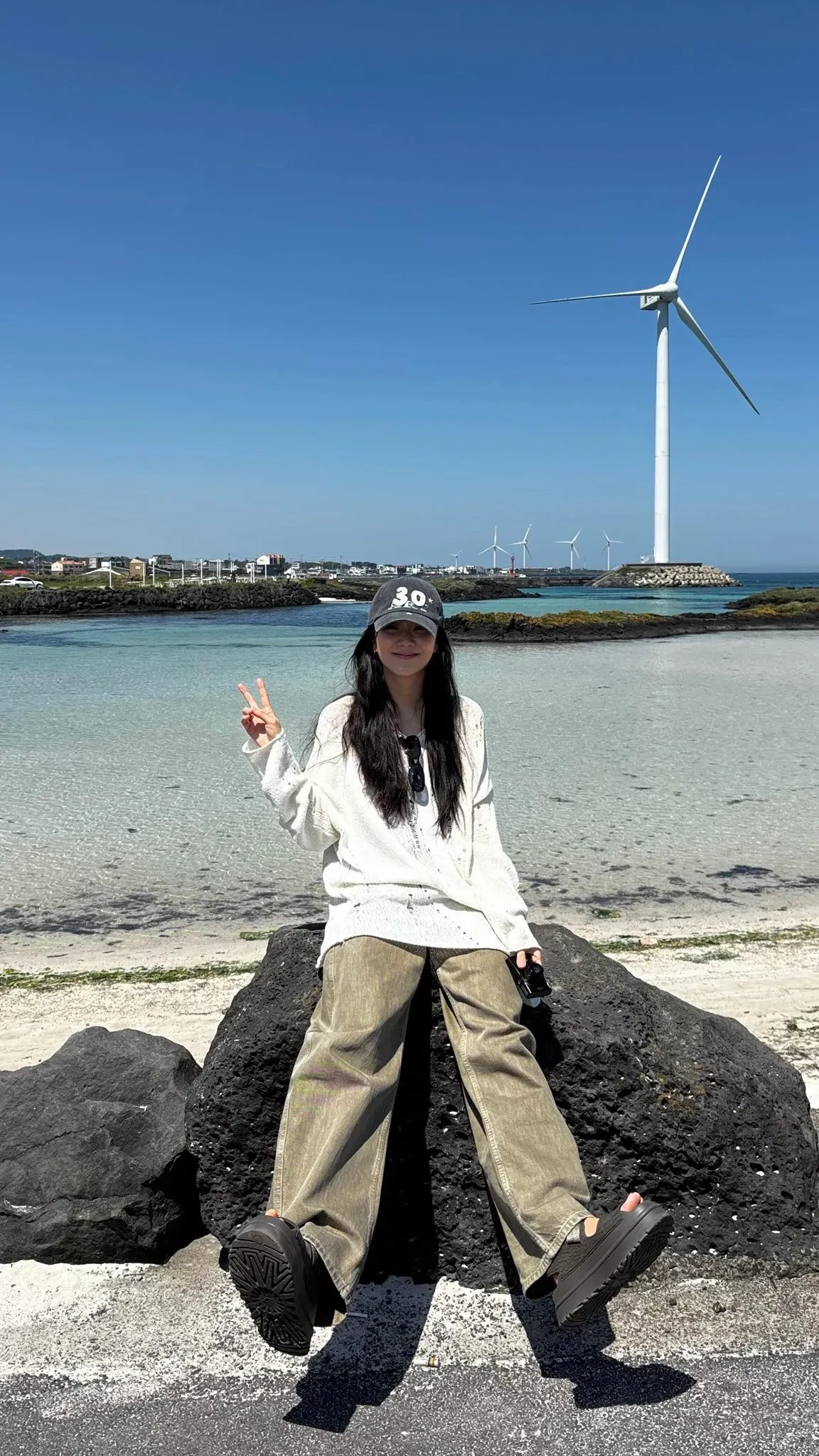 Recent activity shot of Jisoo (1995)