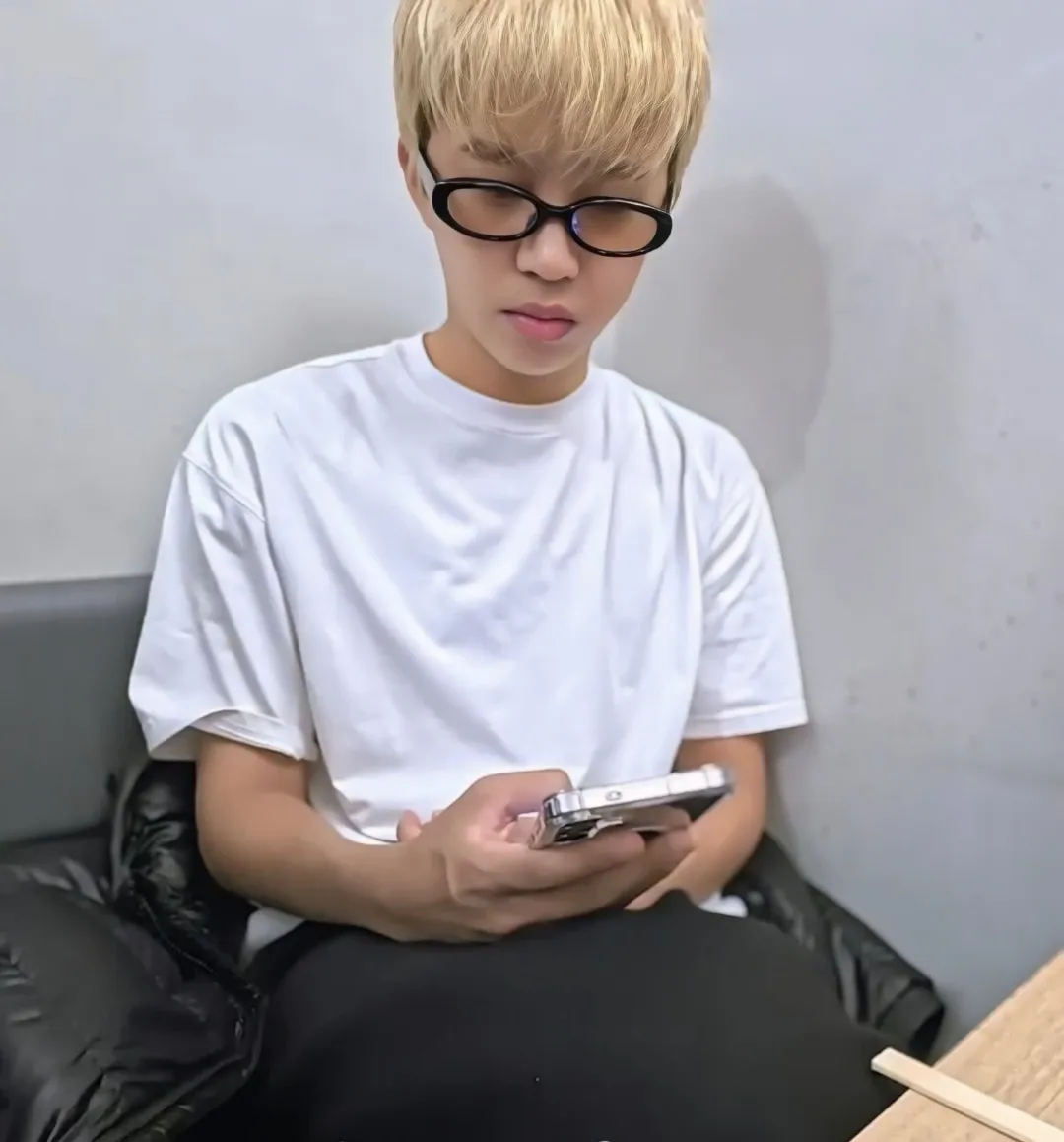 Latest photo of Lim Youngwoong