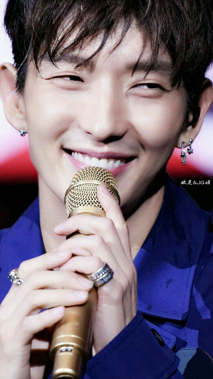 Behind-the-scenes cut of Lee Joongi