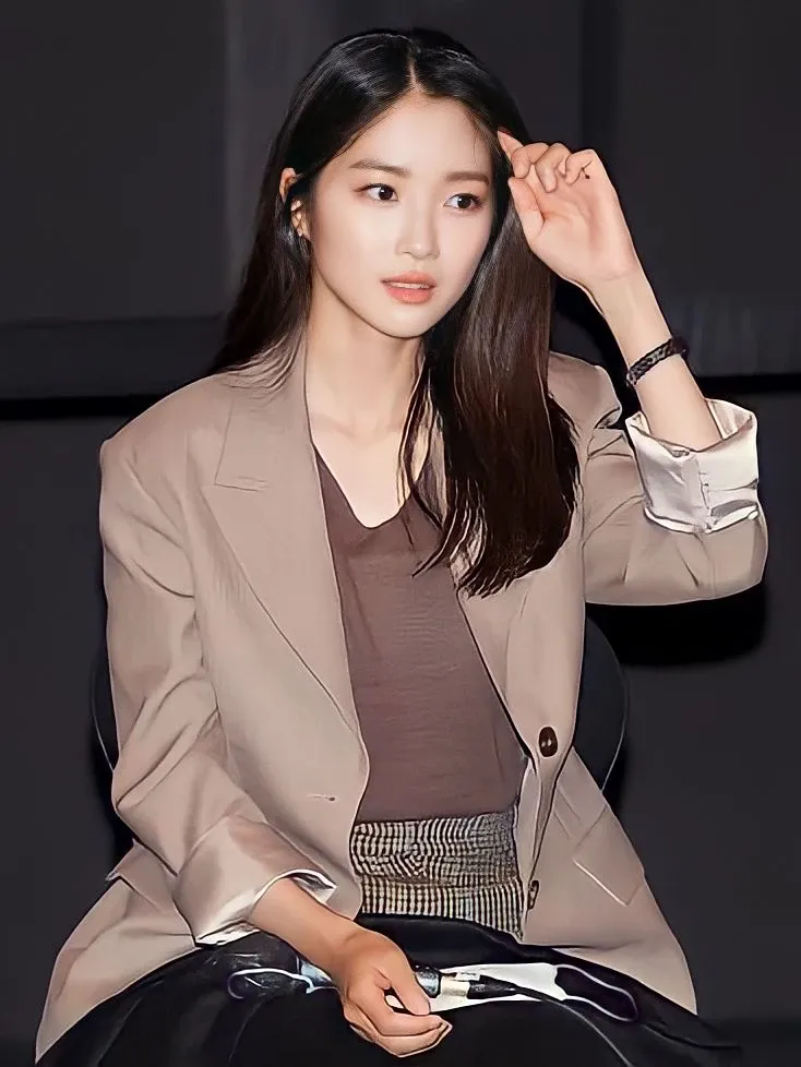 Latest photo of Kim Hyeyoon