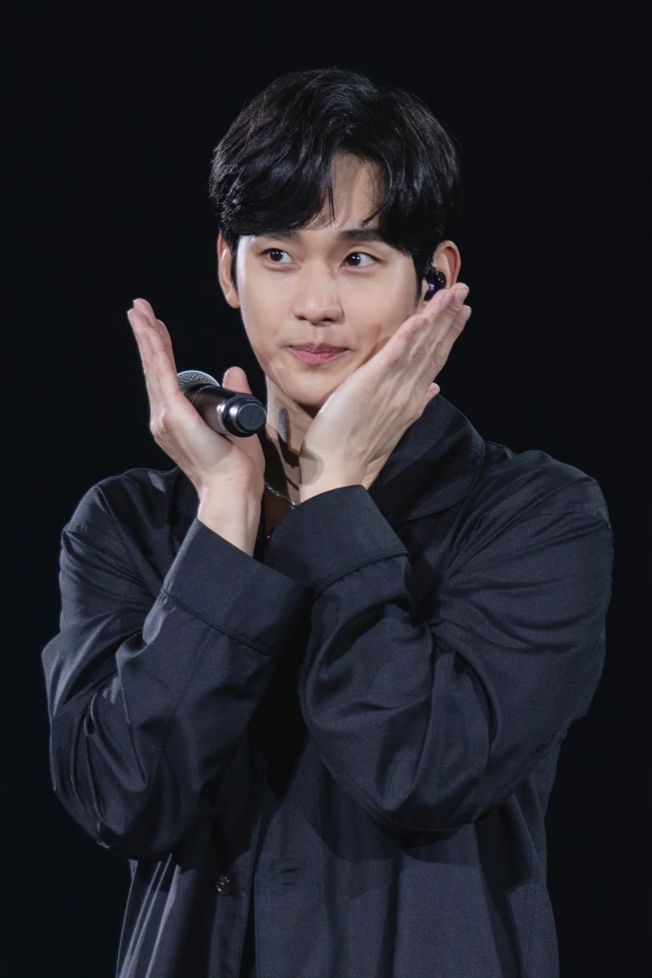 A moment captured by a fan of Kim Soohyun