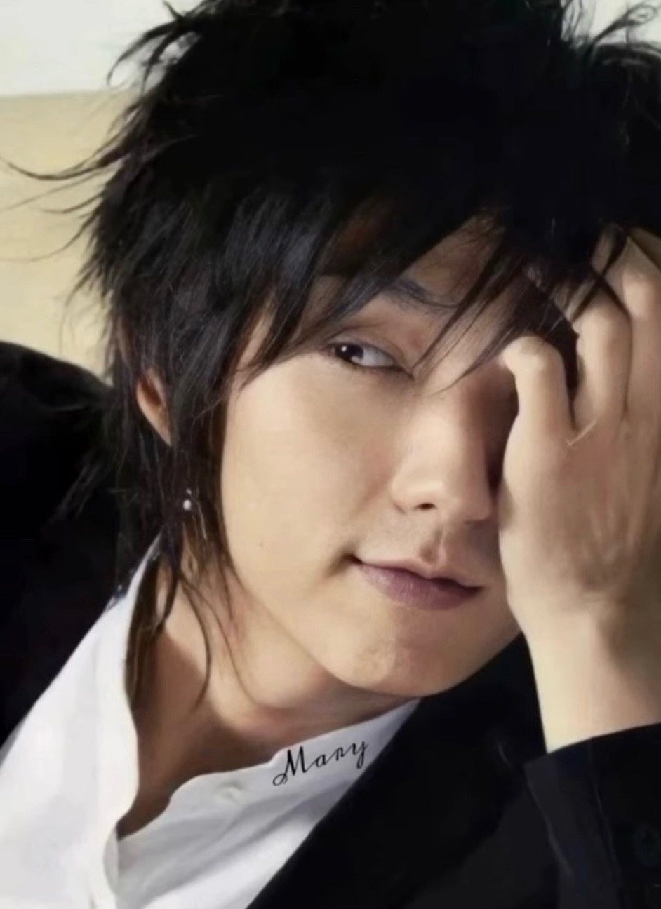 Recent activity shot of Lee Joongi