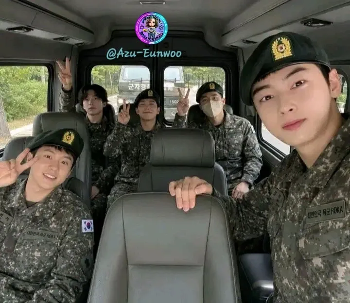 Behind-the-scenes cut of Cha Eunwoo