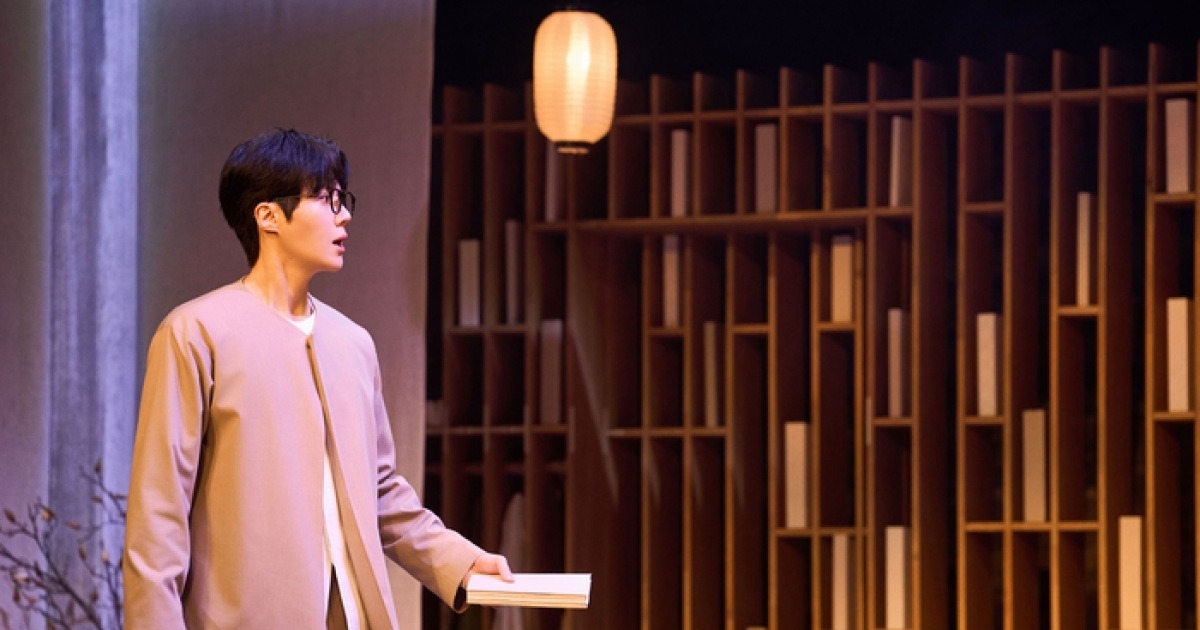 Behind-the-scenes cut of Kim Seonho