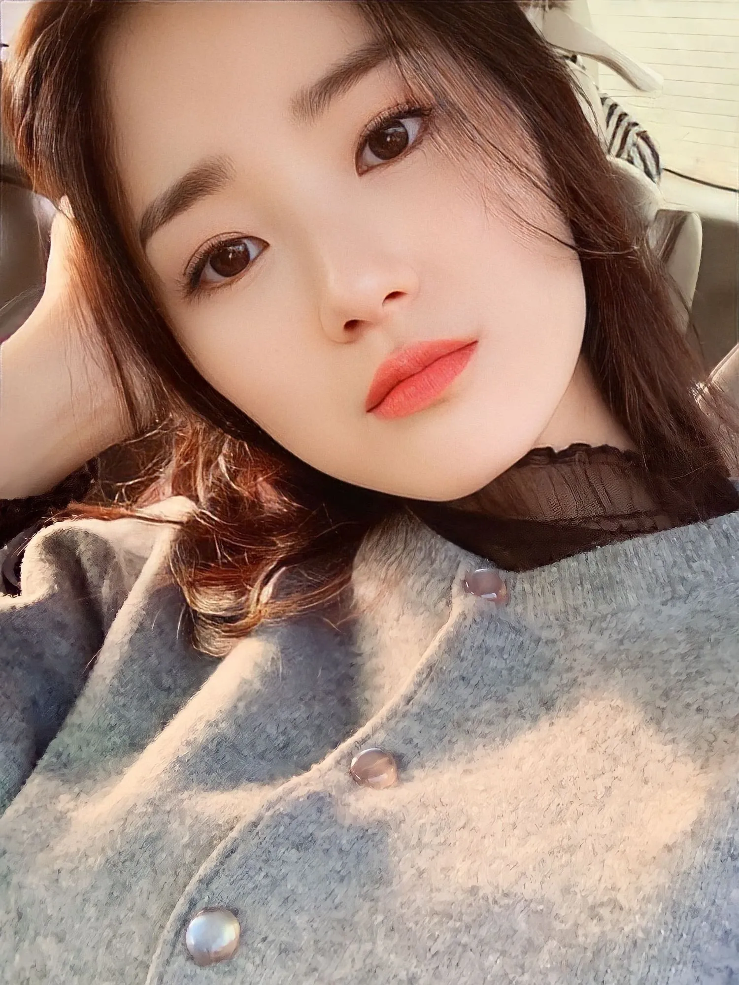 Behind-the-scenes cut of Kim Hyeyoon