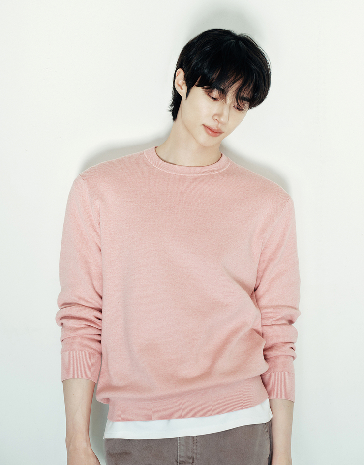 Behind-the-scenes cut of Byeon Wooseok