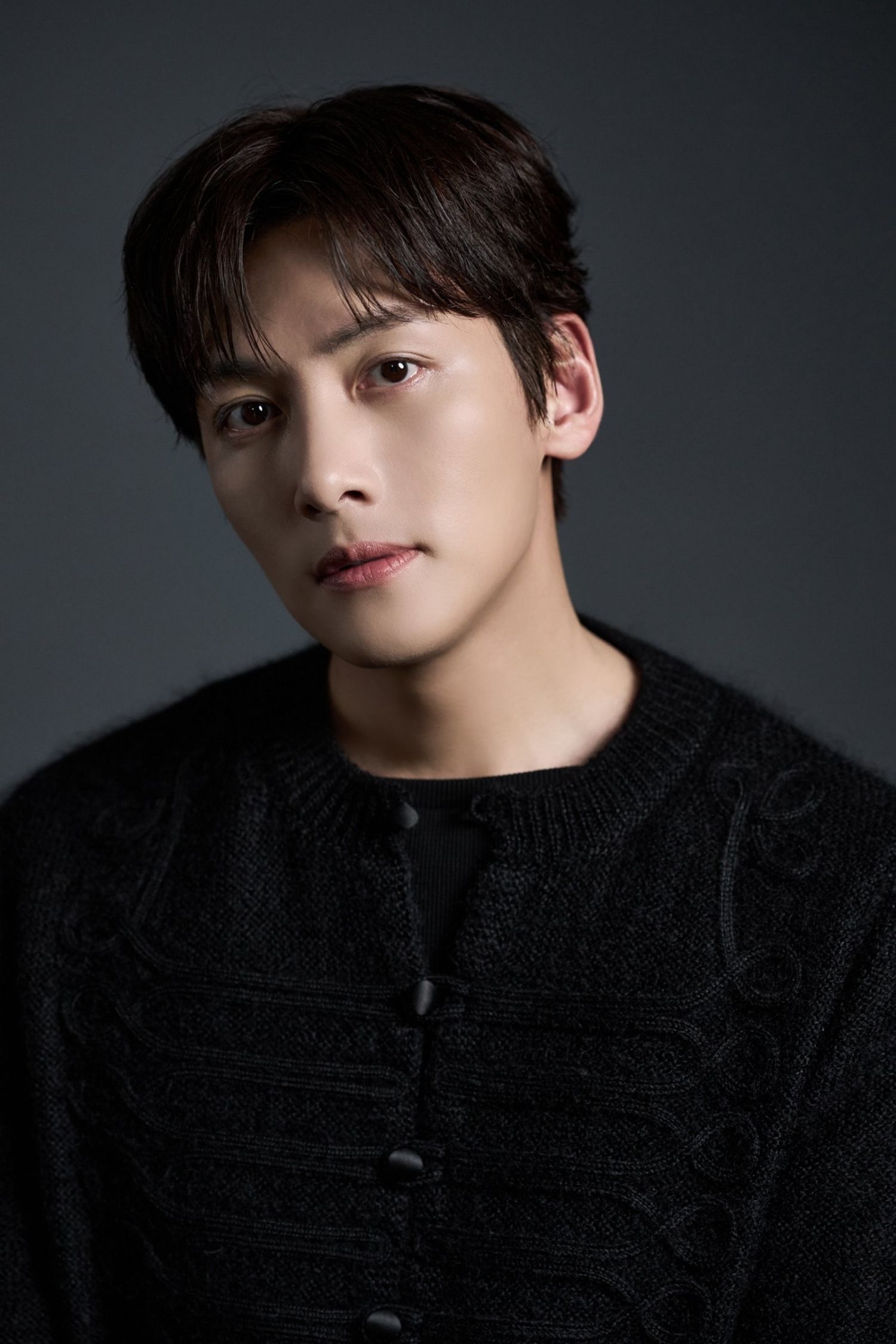 Behind-the-scenes cut of Ji Changwook