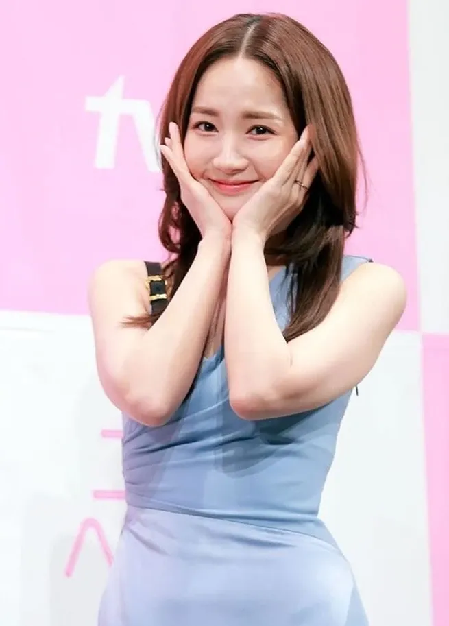 Cuplikan di balik layar dari Park Minyoung