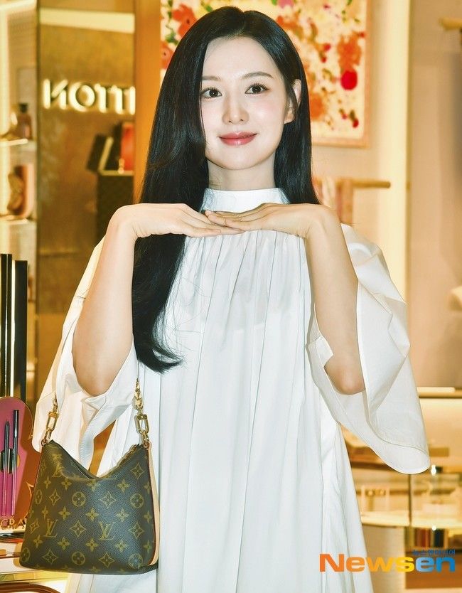 A moment captured by a fan of Kim Jiwon