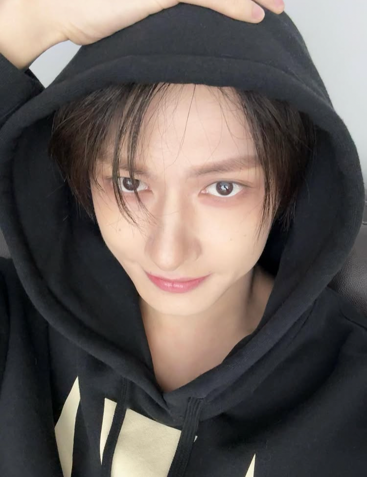 Behind-the-scenes cut of Wen Junhui