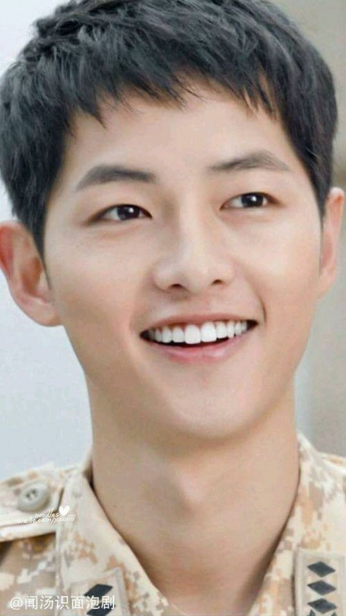 Behind-the-scenes cut of Board