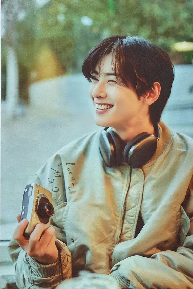Latest photo of Cha Eunwoo
