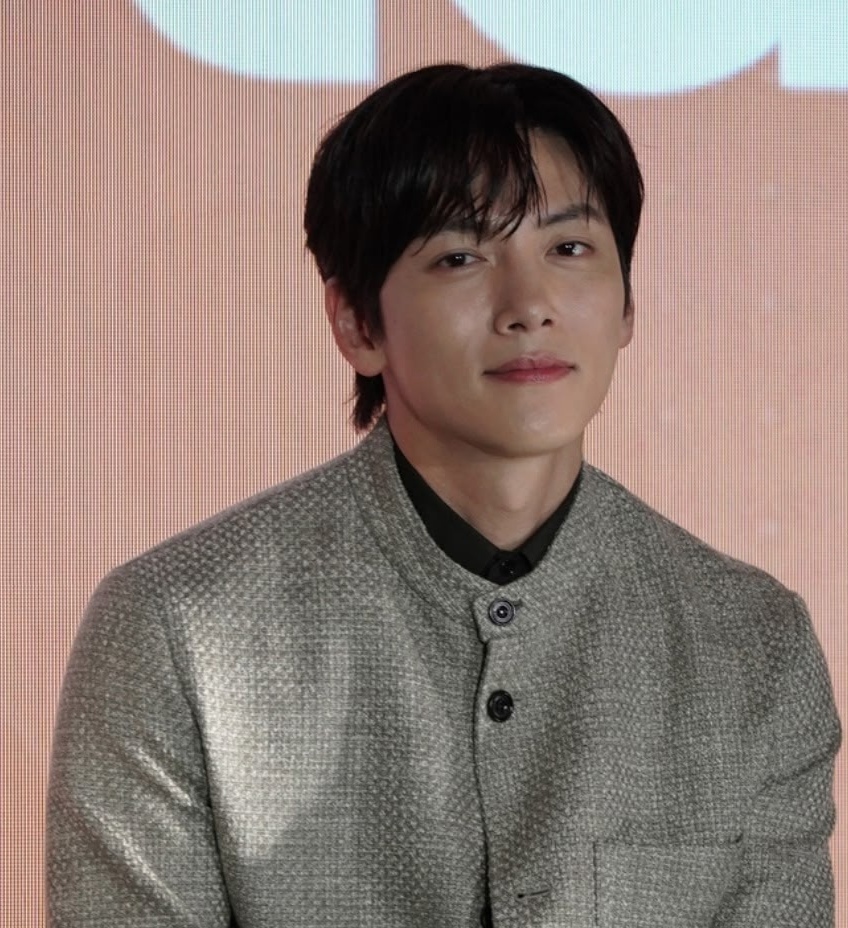 粉丝拍下的池昌旭瞬间