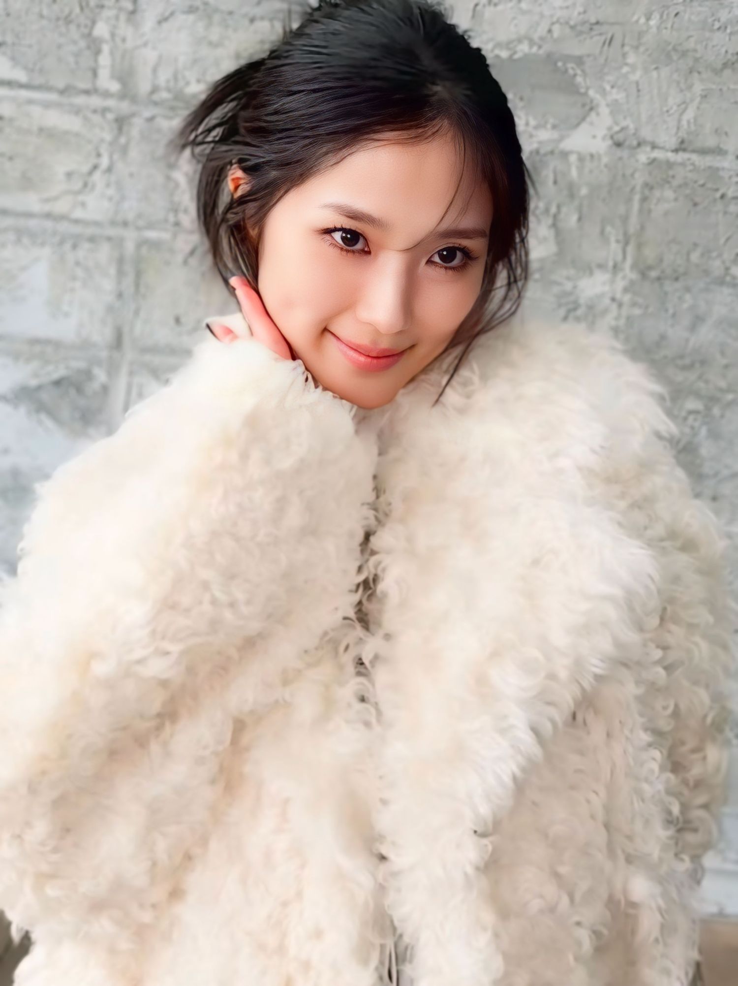 Behind-the-scenes cut of Kim Hyeyoon