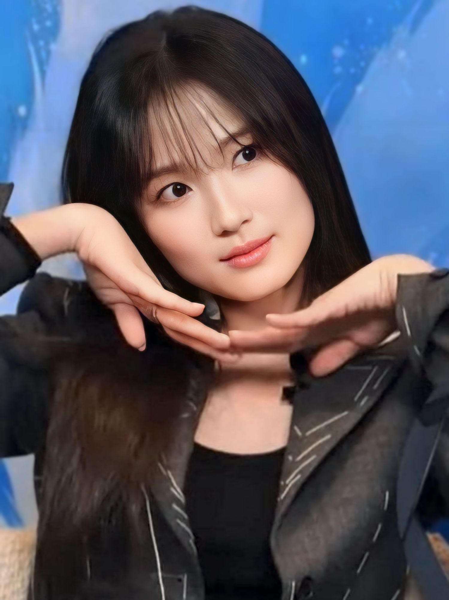 Recent activity shot of Kim Hyeyoon