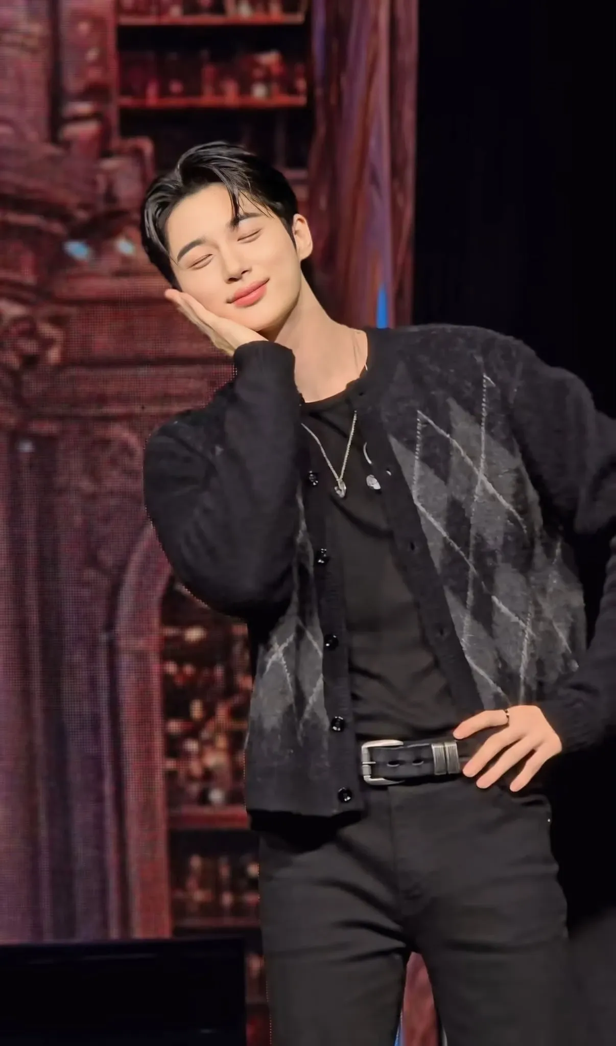 Emotional wallpaper shared by fans for Byeon Wooseok