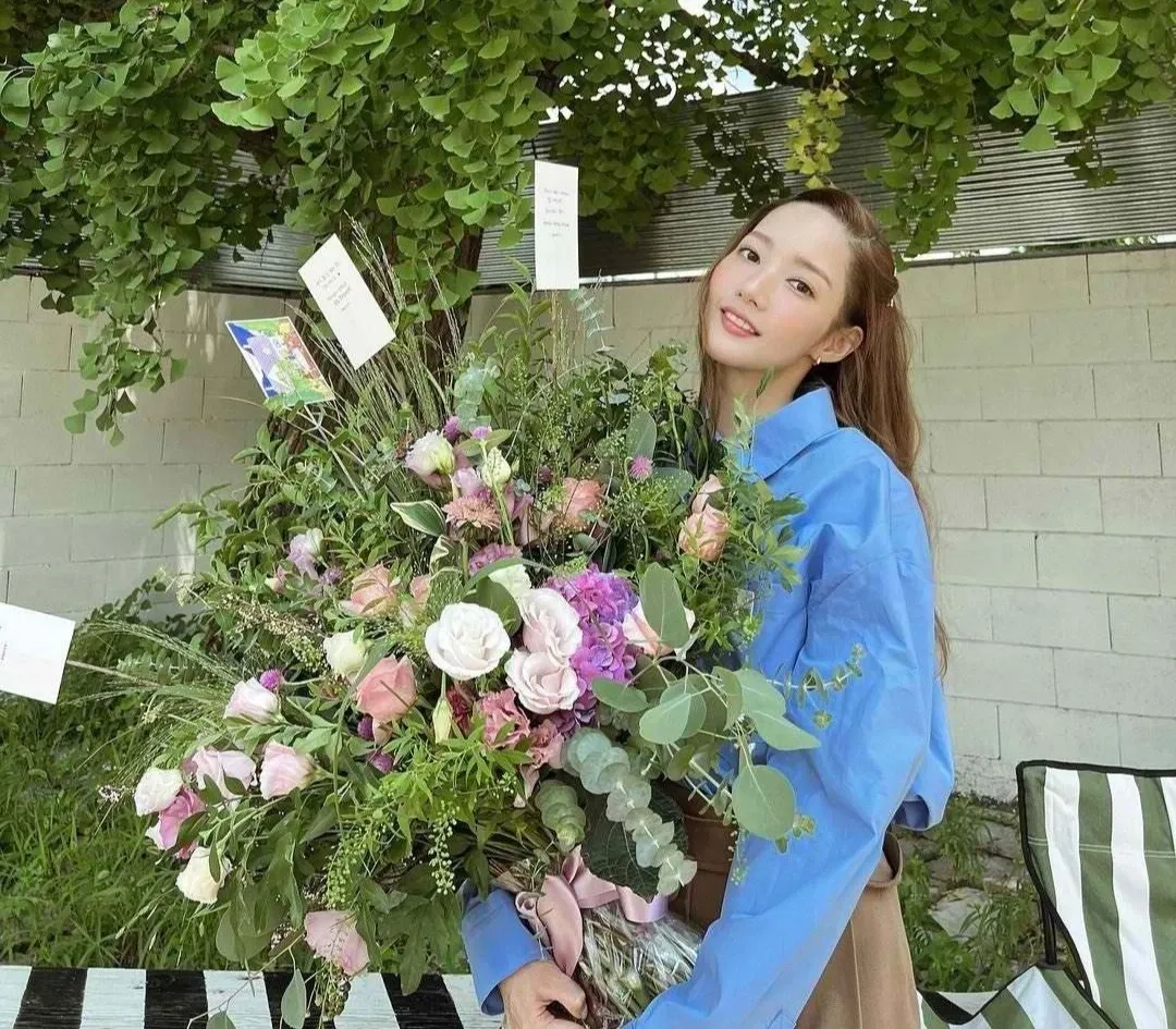 Latest photo of Park Minyoung