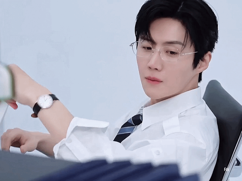 Behind-the-scenes cut of Kim Seonho