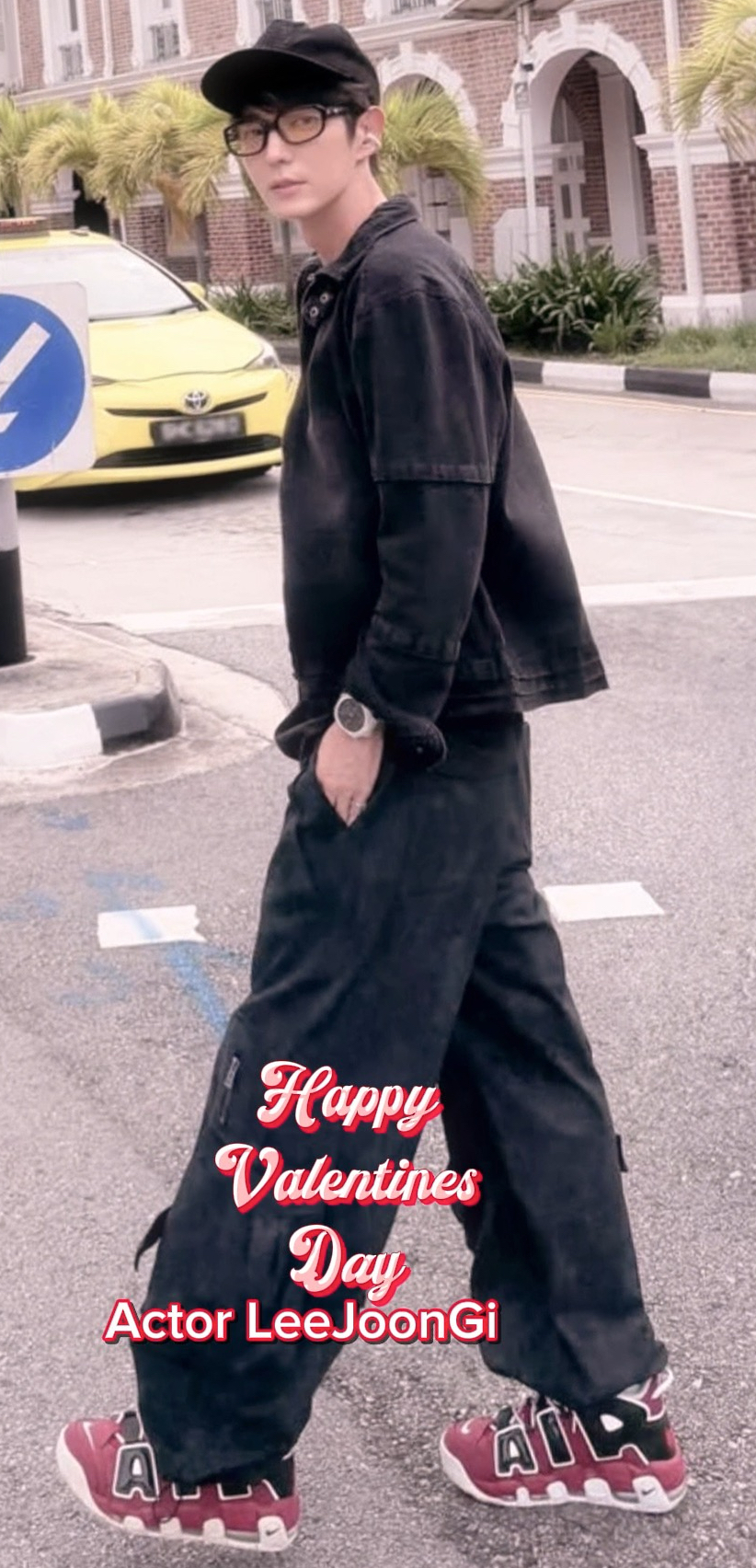 Currently spotlighted celeb post