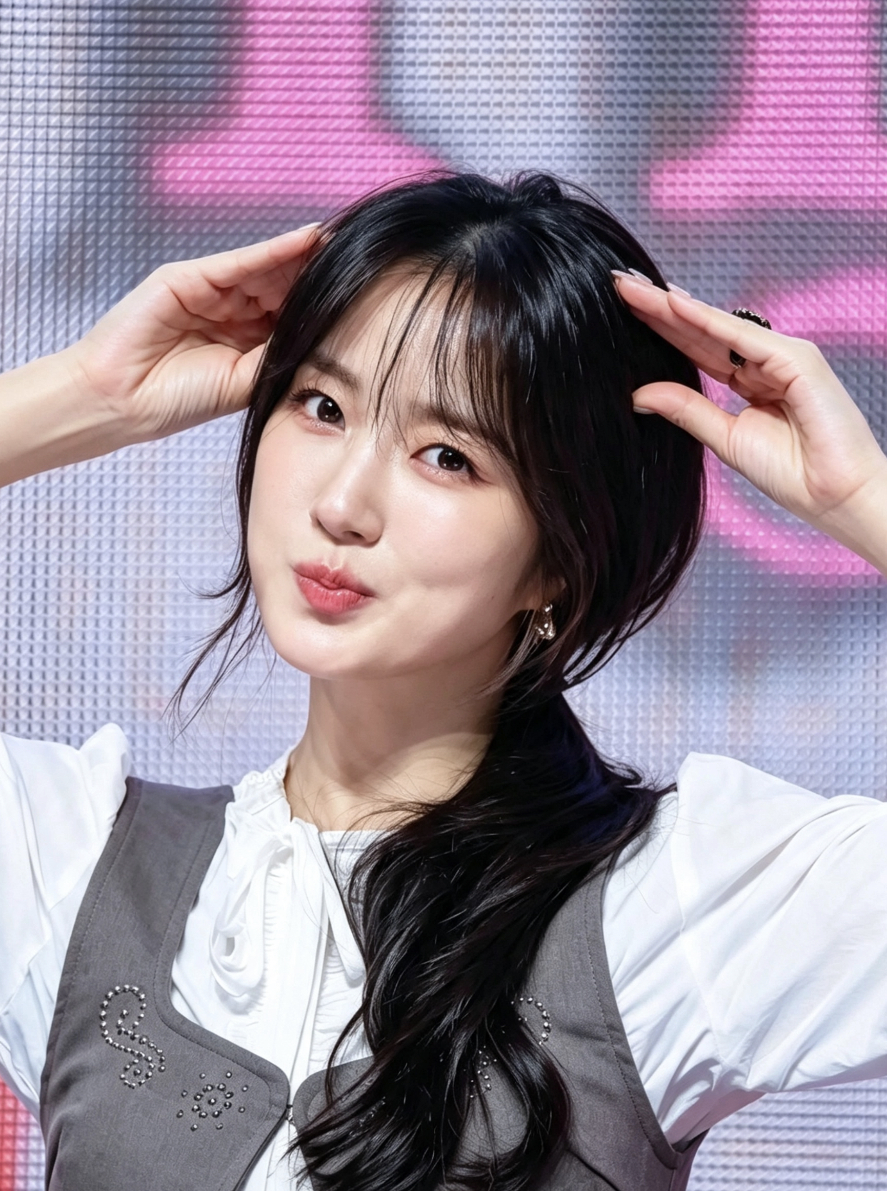 Recent activity shot of Kim Hyeyoon