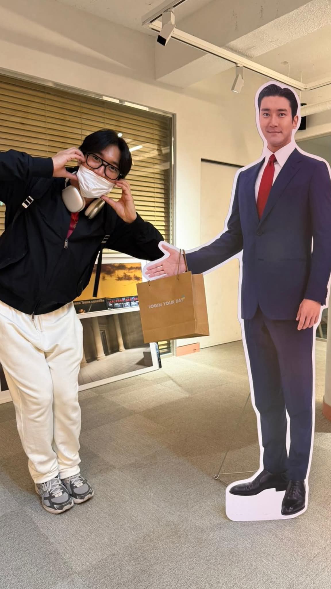 崔始源社区今日人气壁纸