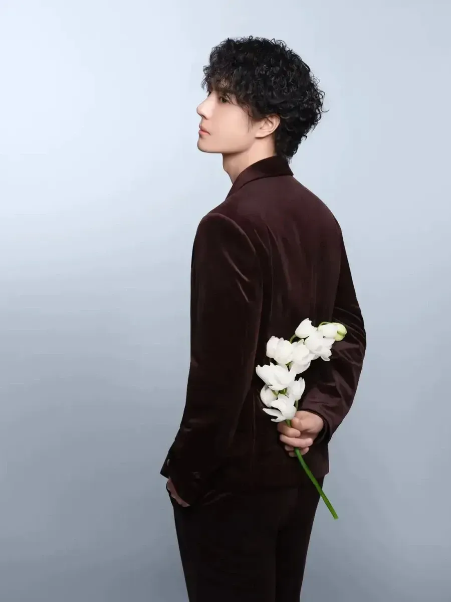 Behind-the-scenes cut of Wang Yibo