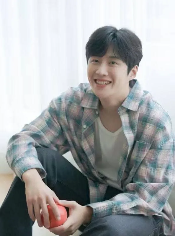 Foto kegiatan terbaru dari Kim Seonho