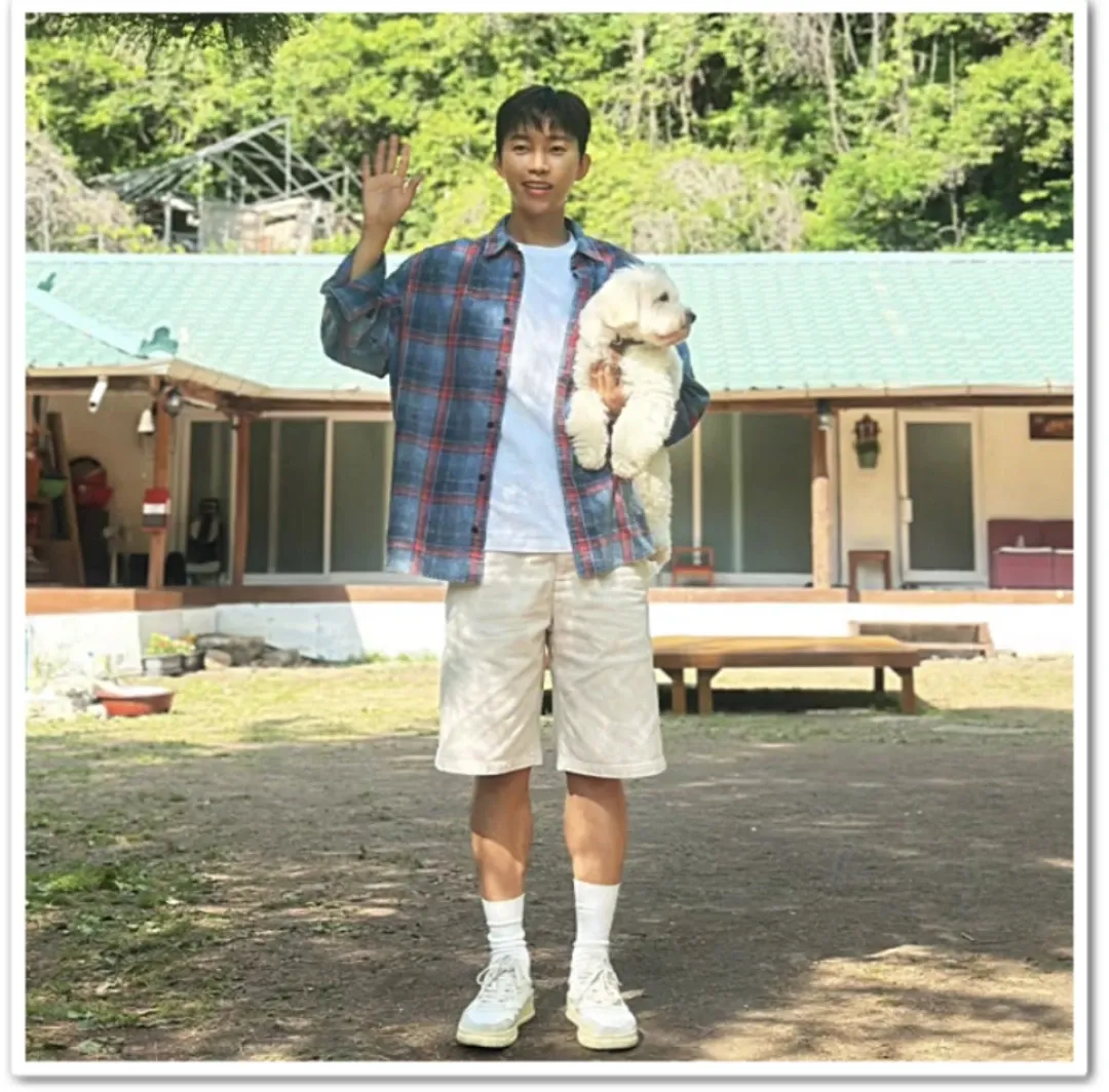 Behind-the-scenes cut of Lim Youngwoong