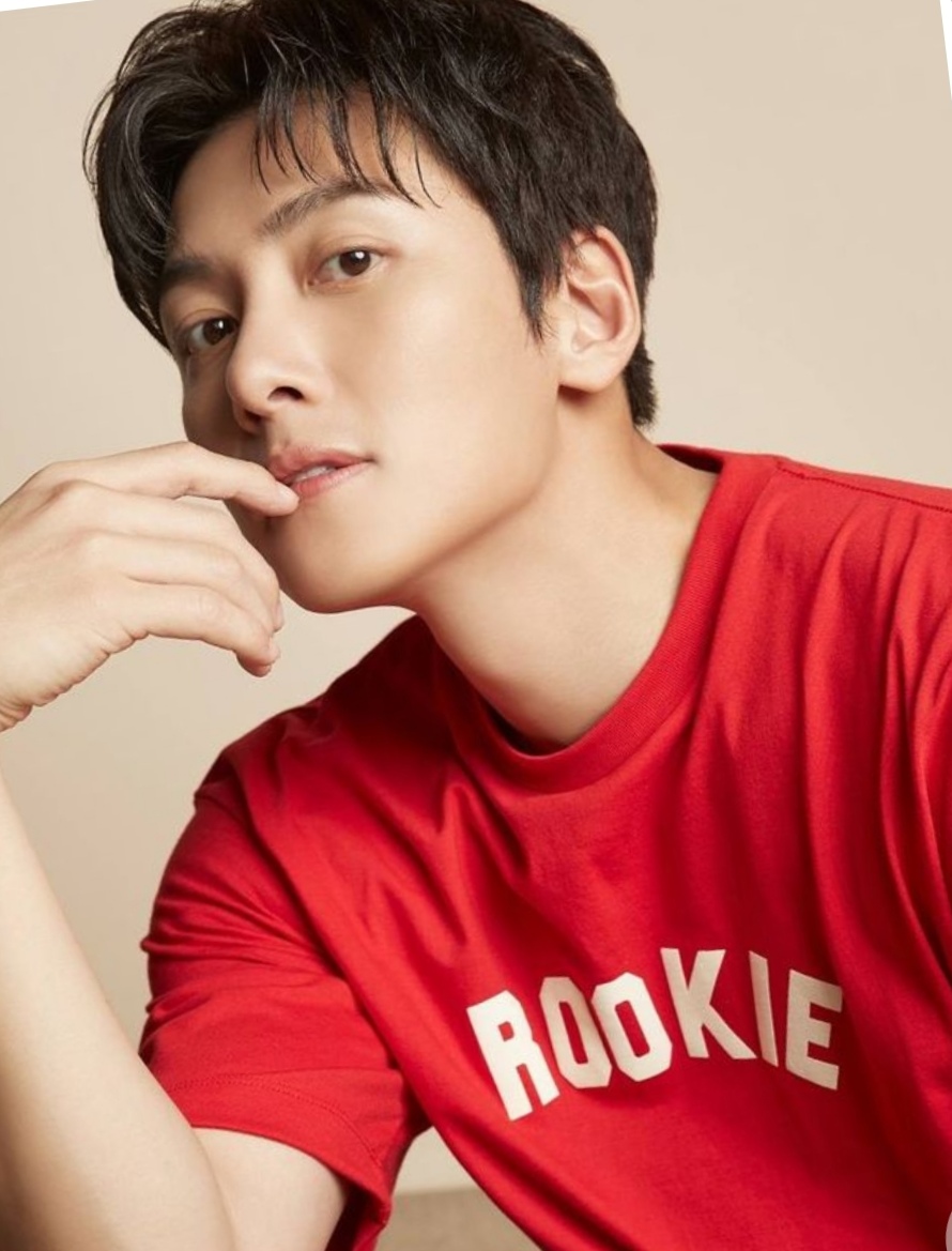 粉丝拍下的池昌旭瞬间