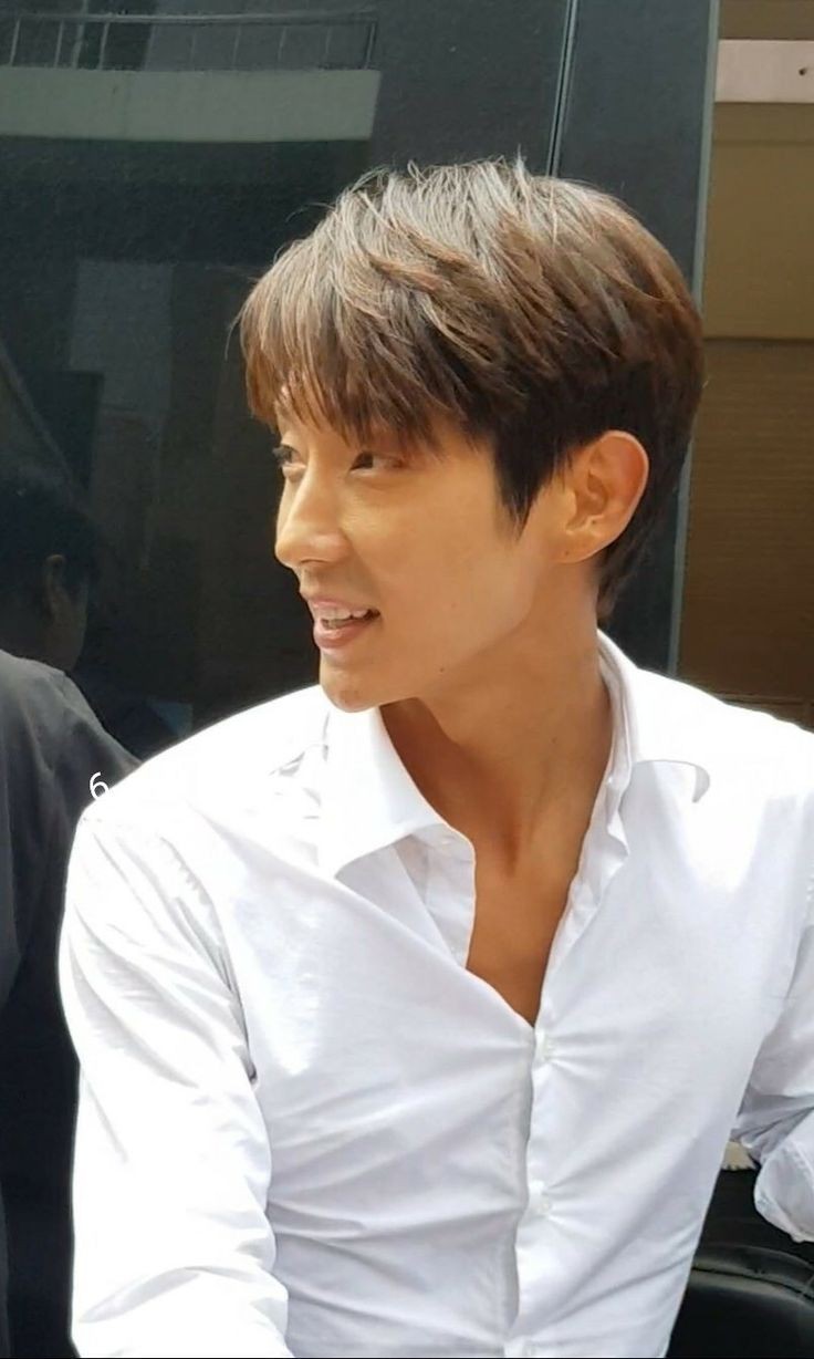 A moment captured by a fan of Lee Joongi