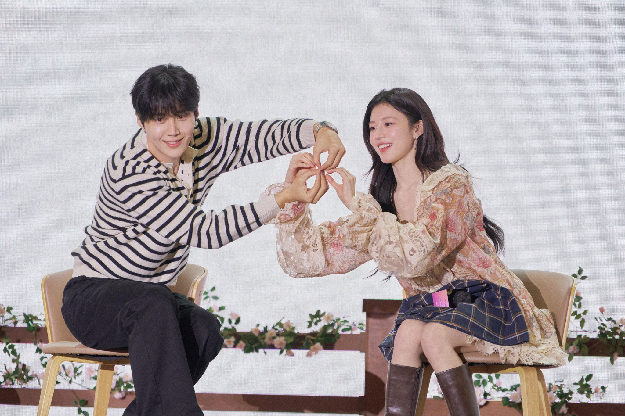 Behind-the-scenes cut of Kim Seonho