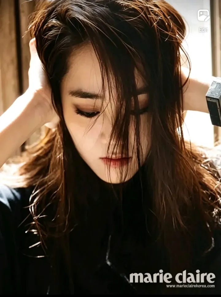 A moment captured by a fan of Moon Geunyoung