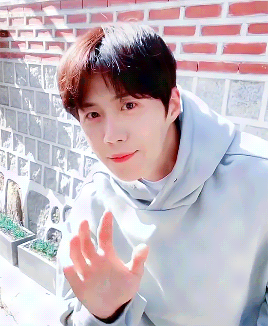 Behind-the-scenes cut of Kim Seonho