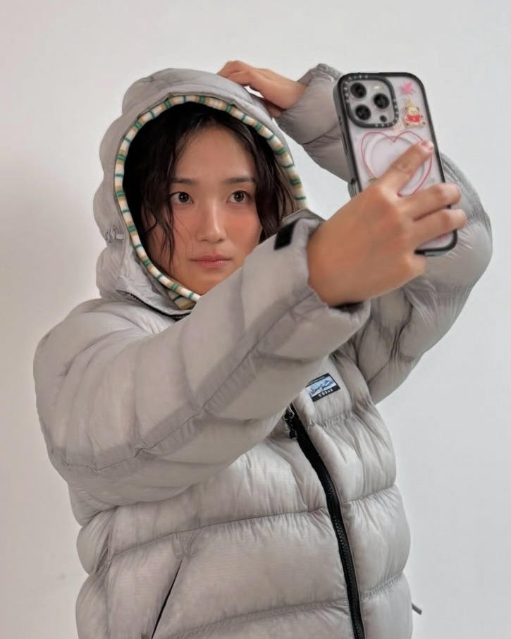 Behind-the-scenes cut of Kim Hyeyoon