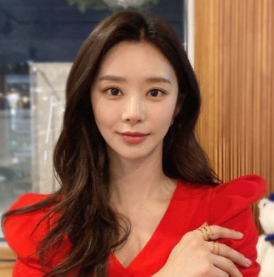 Behind-the-scenes cut of Lee Joobeen