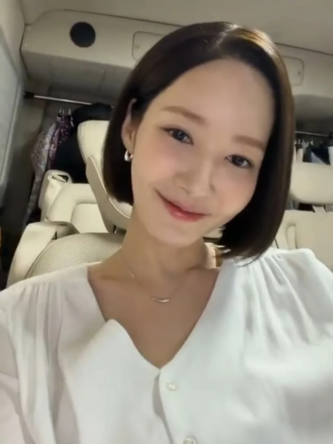Behind-the-scenes cut of Park Minyoung